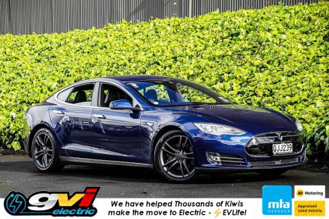 2015 Tesla Model S - Thumbnail