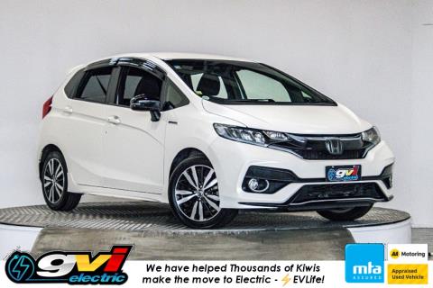 2017 Honda Fit S Hybrid / Jazz