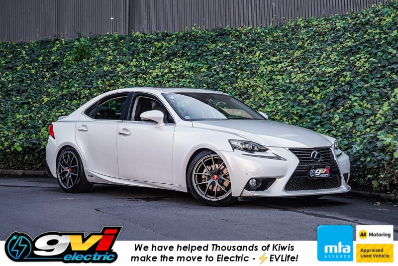 2013 Lexus IS 300h