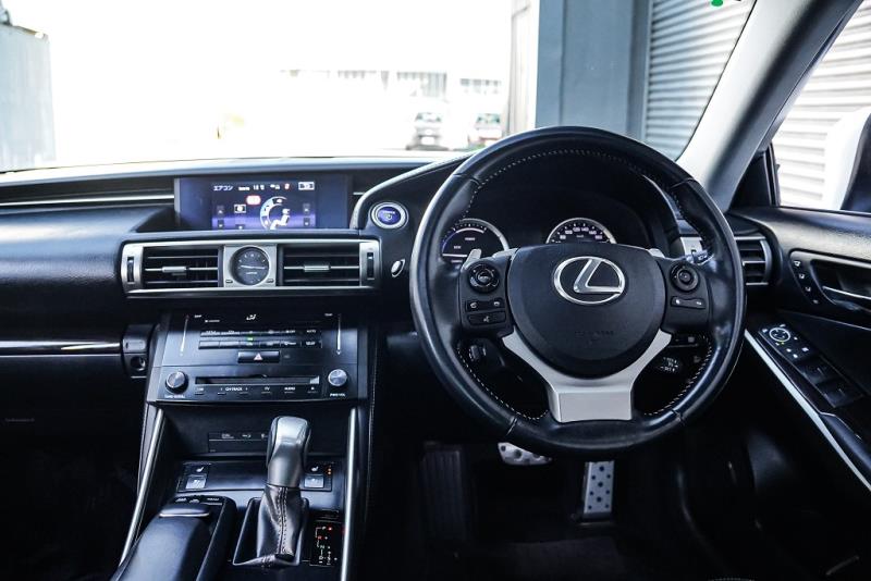 2013 Lexus IS 300h