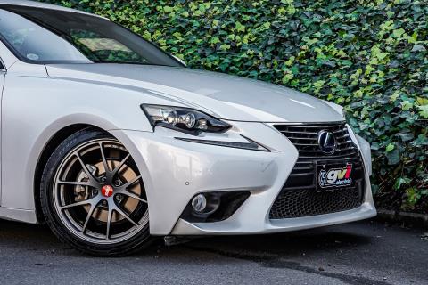 2013 Lexus IS 300h - Thumbnail