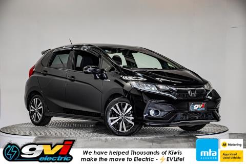 2017 Honda Fit Hybrid S / Jazz