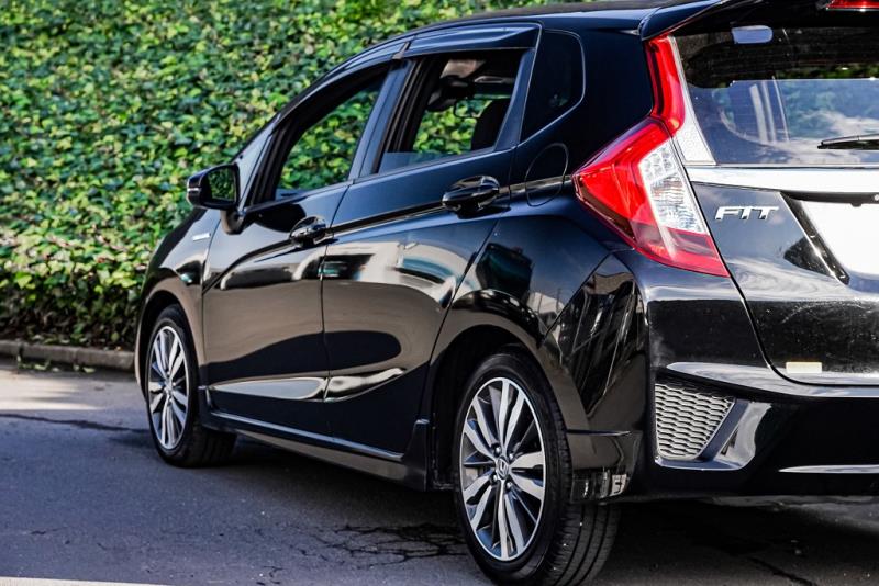 2014 Honda Fit S Hybrid / Jazz RS