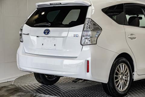 2012 Toyota Prius Alpha Hybird 7 Seat - Thumbnail