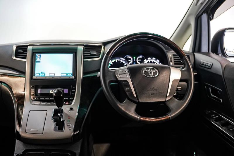 2013 Toyota Alphard Hybrid / Vellfire