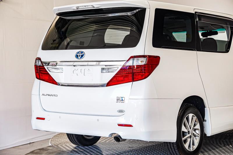 2013 Toyota Alphard Hybrid / Vellfire