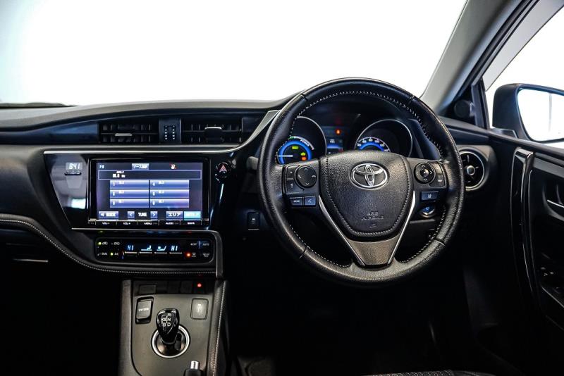 2016 Toyota Auris Hybrid / Corolla