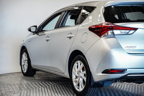 2016 Toyota Auris Hybrid / Corolla - Thumbnail