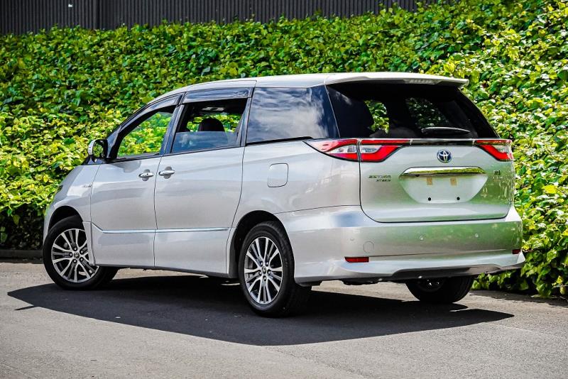 2017 Toyota Estima Hybrid Aeras