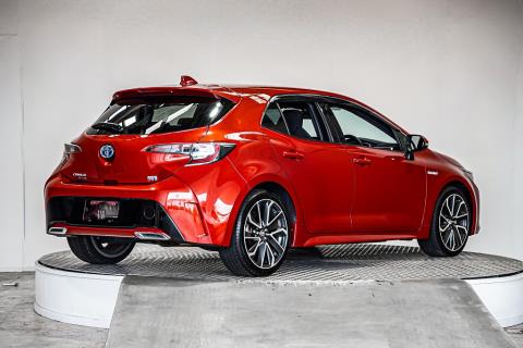 2018 Toyota Corolla Hybrid GZ Sport - Thumbnail