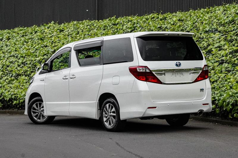 2013 Toyota Alphard Hybrid / Vellfire