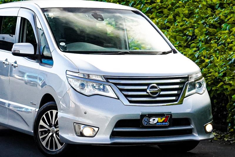 2015 Nissan Serena Hybrid 8 Seater