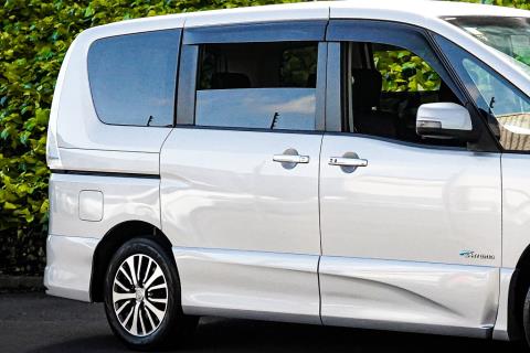 2015 Nissan Serena Hybrid 8 Seater - Thumbnail