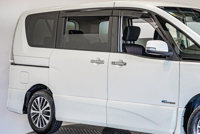 2015 Nissan Serena