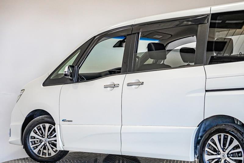 2015 Nissan Serena