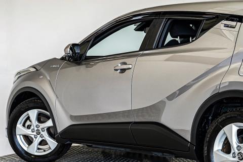 2017 Toyota C-HR Hybrid S - Thumbnail