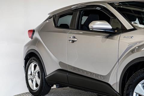 2017 Toyota C-HR Hybrid S - Thumbnail