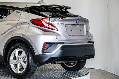 2017 Toyota C-HR Hybrid S - Thumbnail