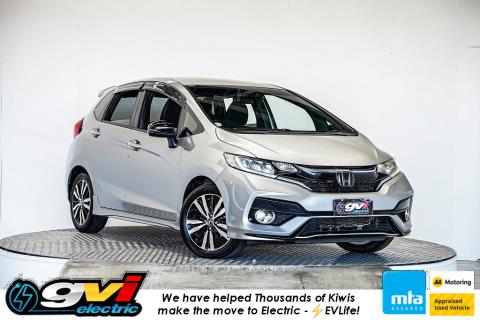 2017 Honda Fit S Hybrid / Jazz RS - Thumbnail