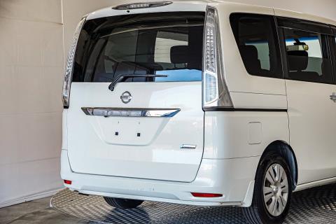 2014 Nissan Serena Hybrid 8 Seater - Thumbnail