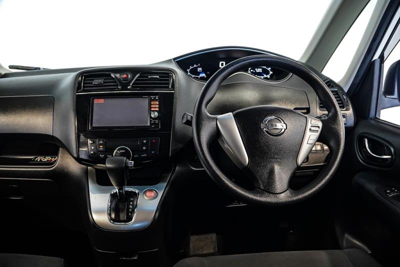 2014 Nissan Serena Hybrid 8 Seater