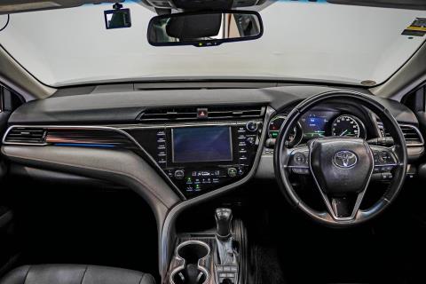 2017 Toyota Camry G Hybrid - Thumbnail