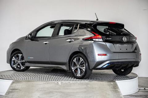 2018 Nissan Leaf 40G 88% SOH - Thumbnail