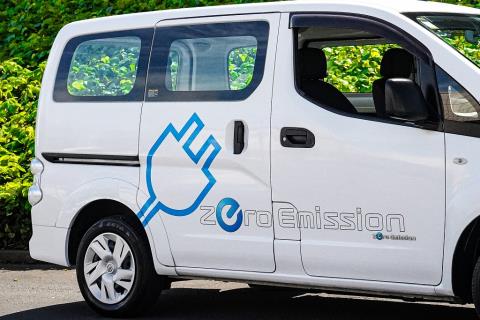 2017 Nissan e-NV200 5 Seater - Thumbnail