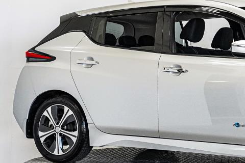 2018 Nissan Leaf 40X 99% SOH - Thumbnail