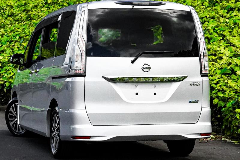 2014 Nissan Serena Hybrid