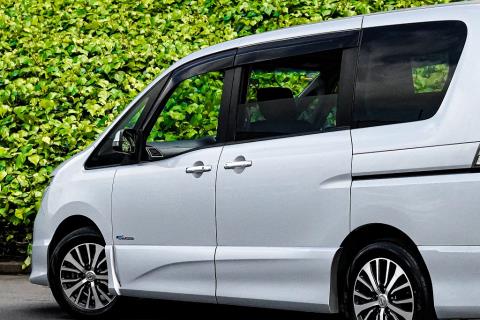 2014 Nissan Serena Hybrid - Thumbnail