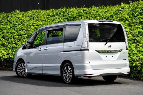 2014 Nissan Serena Hybrid - Thumbnail