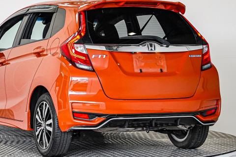 2017 Honda Fit Hybird S / Jazz RS - Thumbnail