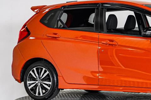 2017 Honda Fit Hybird S / Jazz RS - Thumbnail