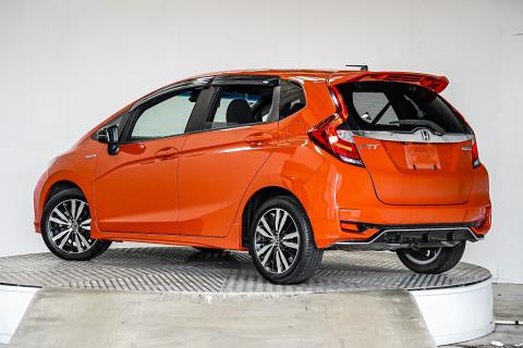 2017 Honda Fit Hybird S / Jazz RS - Thumbnail