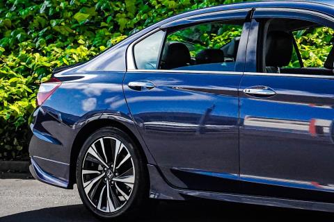 2016 Honda Accord Hybrid EX - Thumbnail