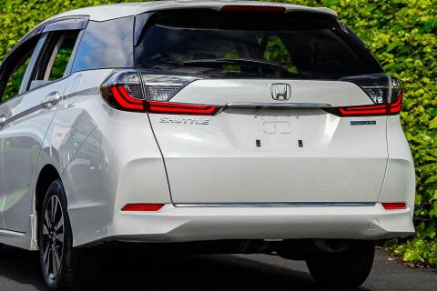 2019 Honda Shuttle Hybrid Z - Thumbnail