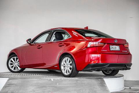 2014 Lexus IS 300h - Thumbnail