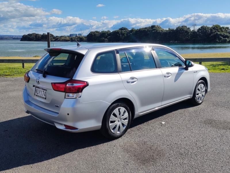 2016 Toyota Corolla Fielder Hybrid