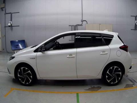 2016 Toyota Auris Hybrid / Corolla - Thumbnail