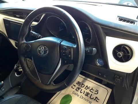 2016 Toyota Auris Hybrid / Corolla - Thumbnail