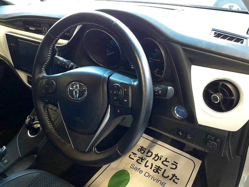 2016 Toyota Auris Hybrid / Corolla