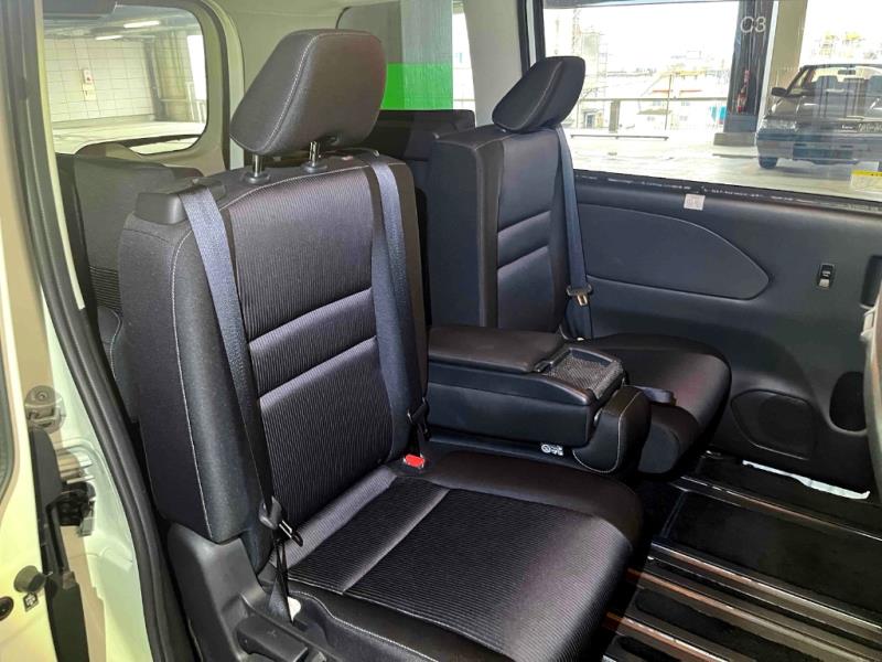 2018 Nissan Serena Hybrid 8 Seat