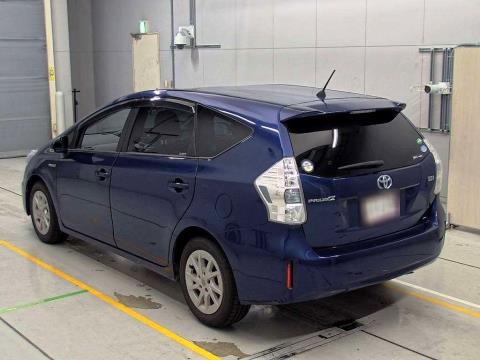 2013 Toyota Prius Alpha 7 Seater - Thumbnail