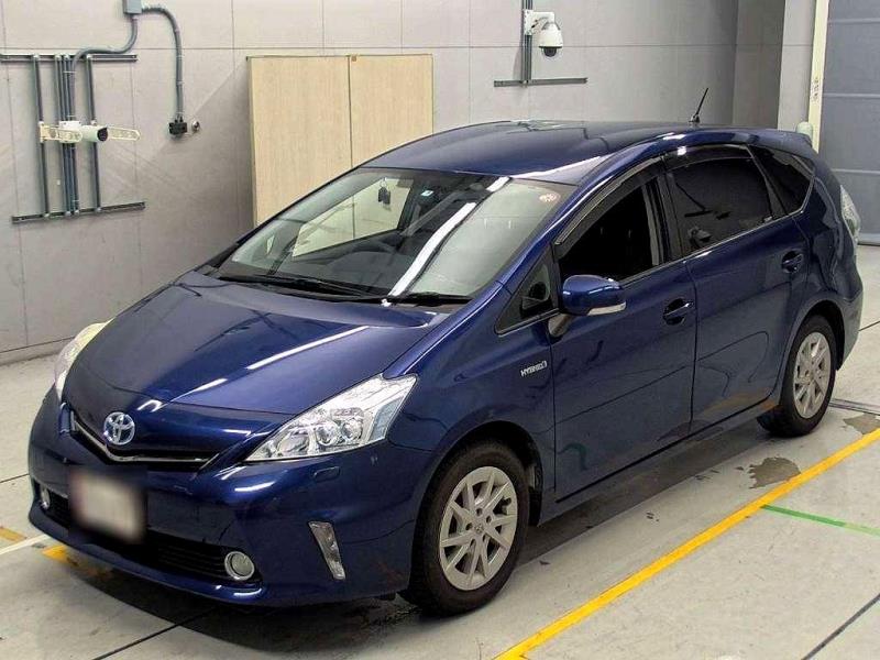 2013 Toyota Prius Alpha 7 Seater