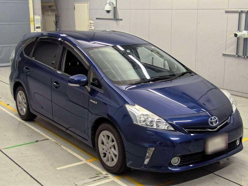 2013 Toyota Prius Alpha 7 Seater