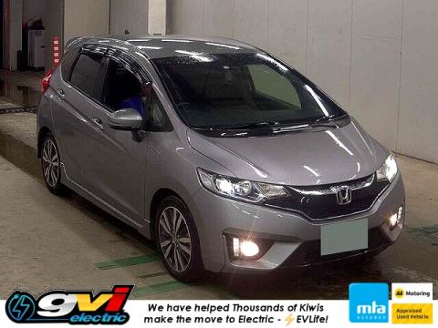 2016 Honda Fit Sport Hybrid - Thumbnail