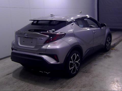 2017 Toyota C-HR G Hybrid - Thumbnail