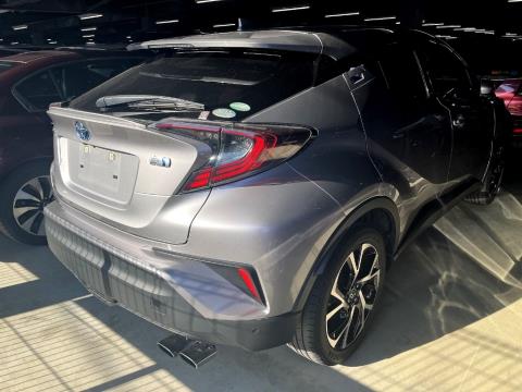 2017 Toyota C-HR G Hybrid - Thumbnail