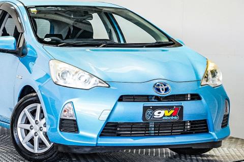 2013 Toyota Aqua S / Prius C Hybrid - Thumbnail